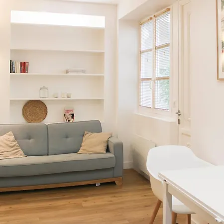 Charming In The Heart Of The 18th Apartament *