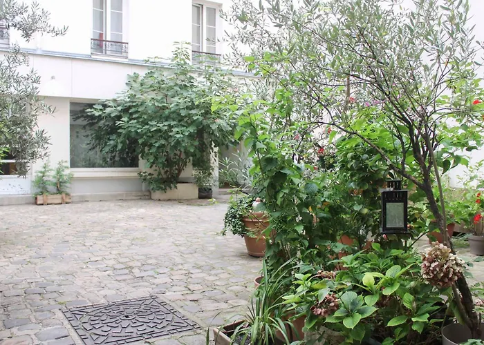 Lejlighed Charming In The Heart Of The 18th Paris